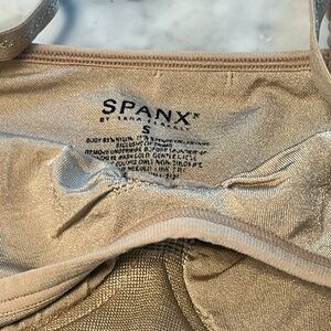 Spanx contouring slip size S.